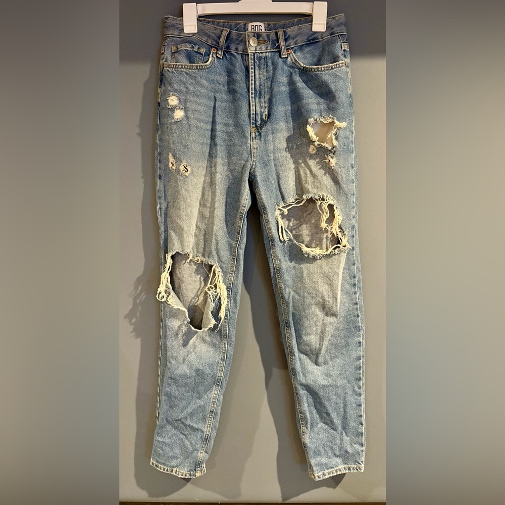 BDG Urban Outfitters Size 29 Distressed Jeans Mom High Rise Straight Leg